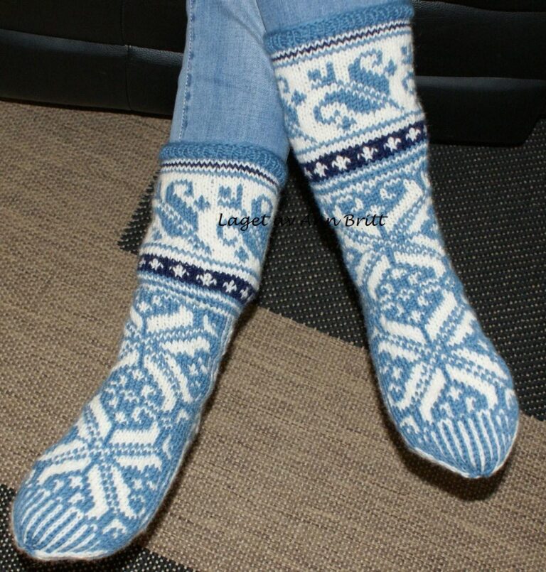 lær hvordan du strikker sokker trinn for trinn med vår enkle og detaljerte guide. perfekt for nybegynnere og erfarne strikkere som ønsker å lage varme, komfortable sokker.